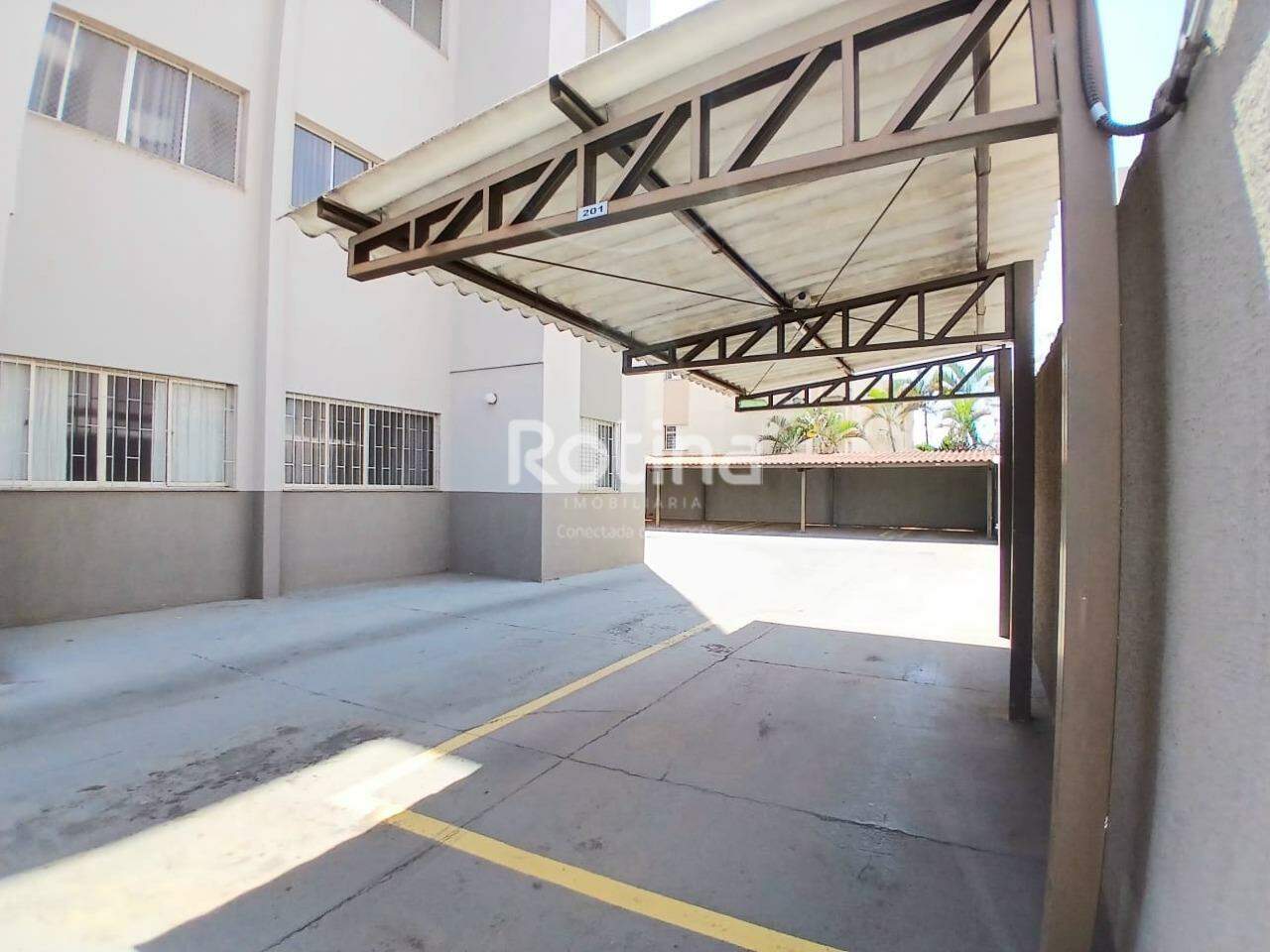 Apartamento para alugar, 3 quartos em Uberlândia no bairro Santa Mônica no valor de R$ 2.000,00 - Rotina Imobiliária: 