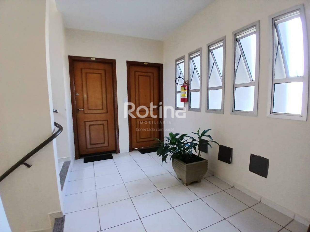 Apartamento para alugar, 3 quartos em Uberlândia no bairro Santa Mônica no valor de R$ 2.000,00 - Rotina Imobiliária: 