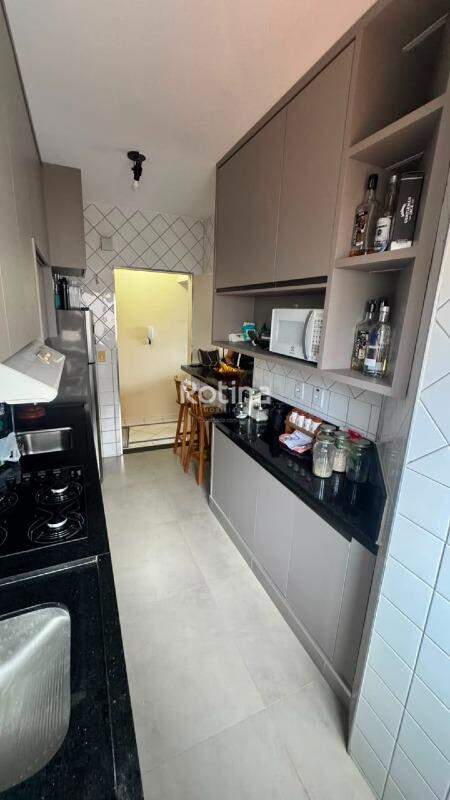 Apartamento para alugar, 3 quartos em Uberlândia no bairro Santa Mônica no valor de R$ 2.300,00 - Rotina Imobiliária: 