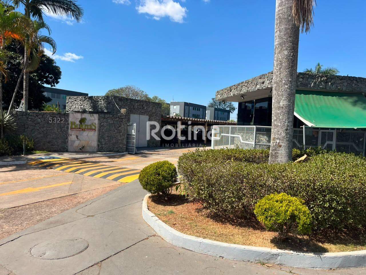Apartamento para alugar, 3 quartos em Uberlândia no bairro Alto Umuarama no valor de R$ 1.500,00 - Rotina Imobiliária: 