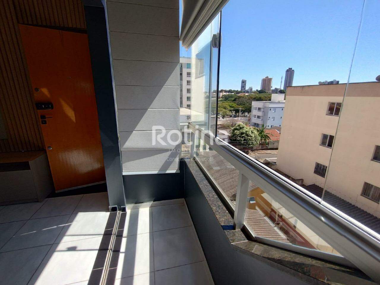 Apartamento para alugar, 2 quartos em Uberlândia no bairro Santa Mônica no valor de R$ 2.500,00 - Rotina Imobiliária: 