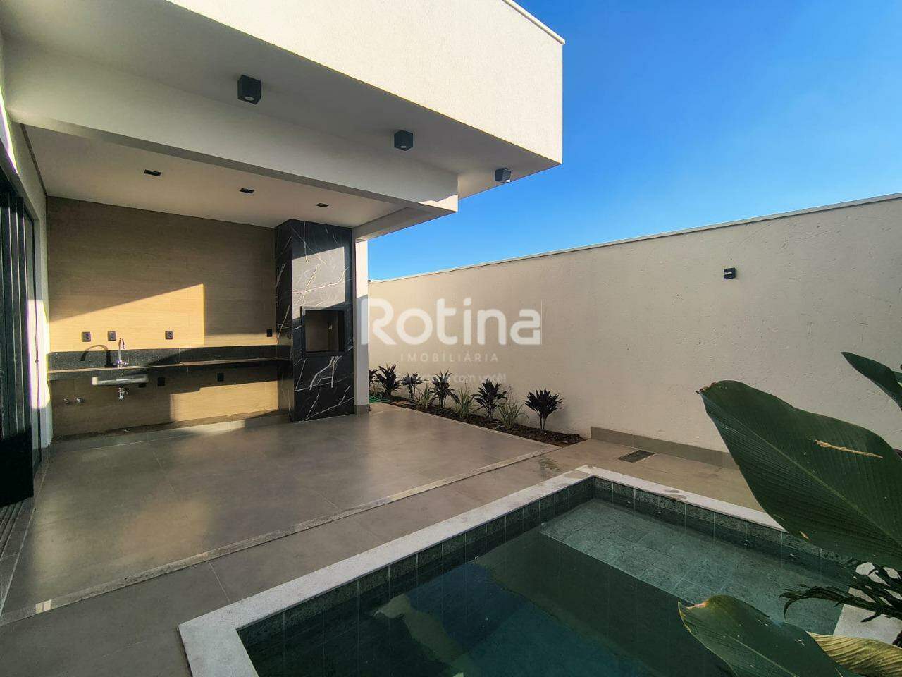 Casa Condomínio Fechado à venda, 3 quartos em Uberlândia no bairro Novo Mundo no valor de R$ 1.790.000,00 - Rotina Imobiliária: 