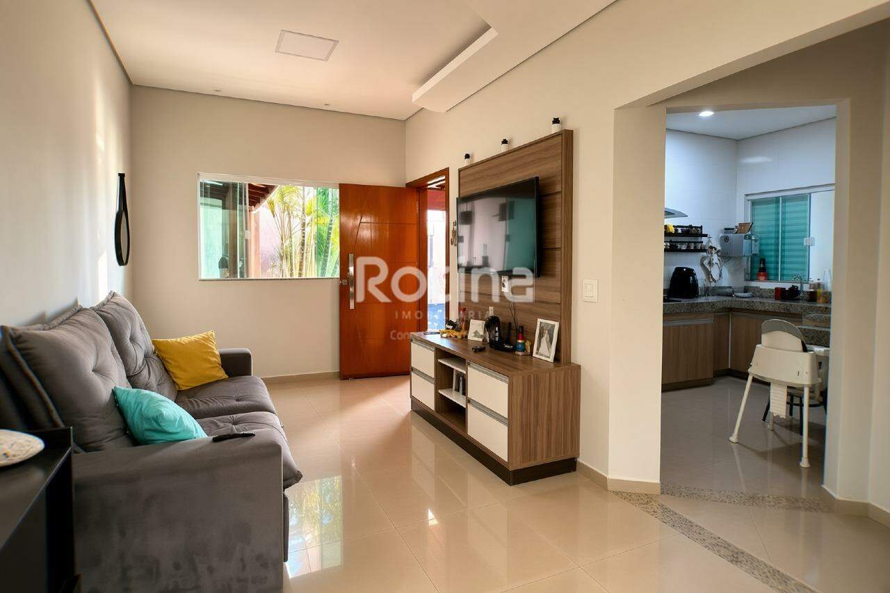Casa à venda, 4 quartos em Uberlândia no bairro Bosque dos Buritis no valor de R$ 700.000,00 - Rotina Imobiliária: 