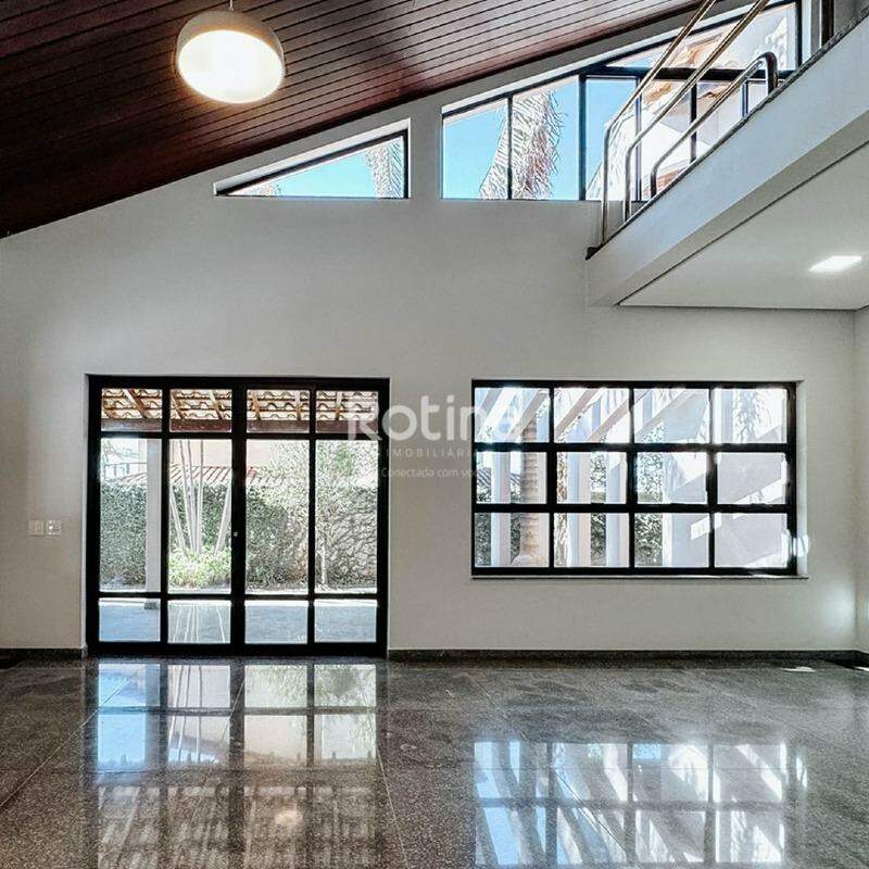 Casa para alugar, 4 quartos em Uberlândia no bairro Cidade Jardim no valor de R$ 37.000,00 - Rotina Imobiliária: 