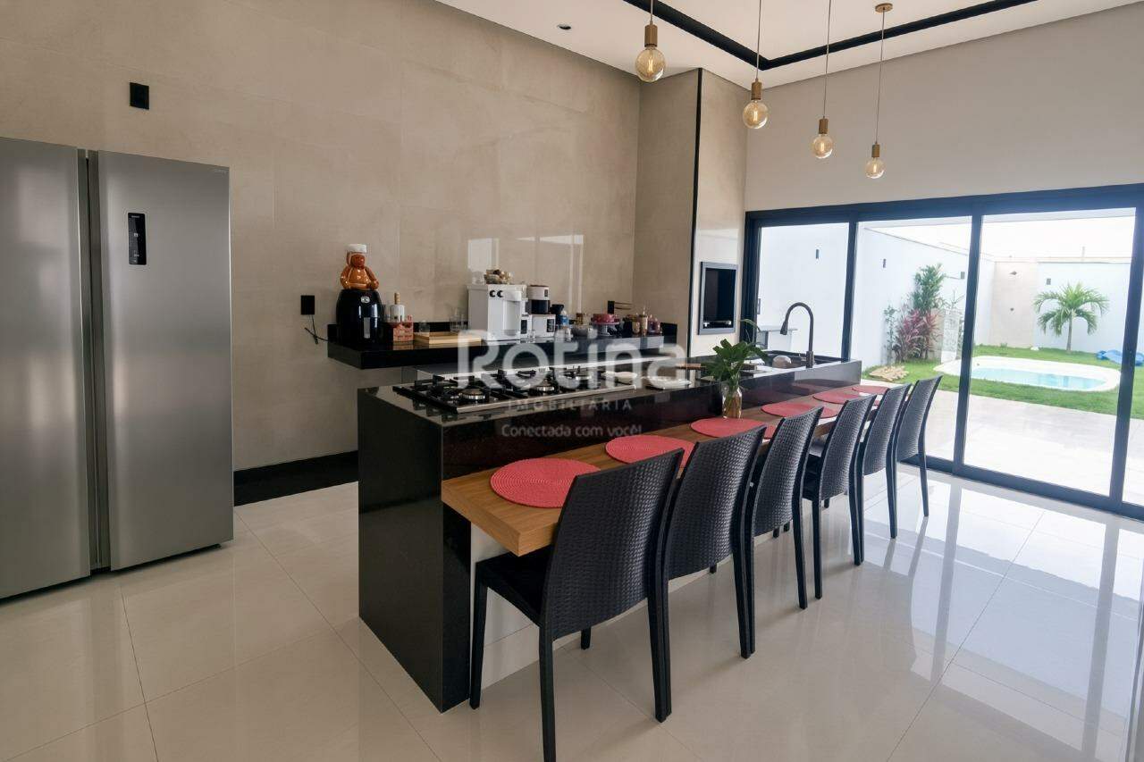 Casa à venda, 3 quartos em Uberlândia no bairro Grand Ville no valor de R$ 1.550.000,00 - Rotina Imobiliária: 