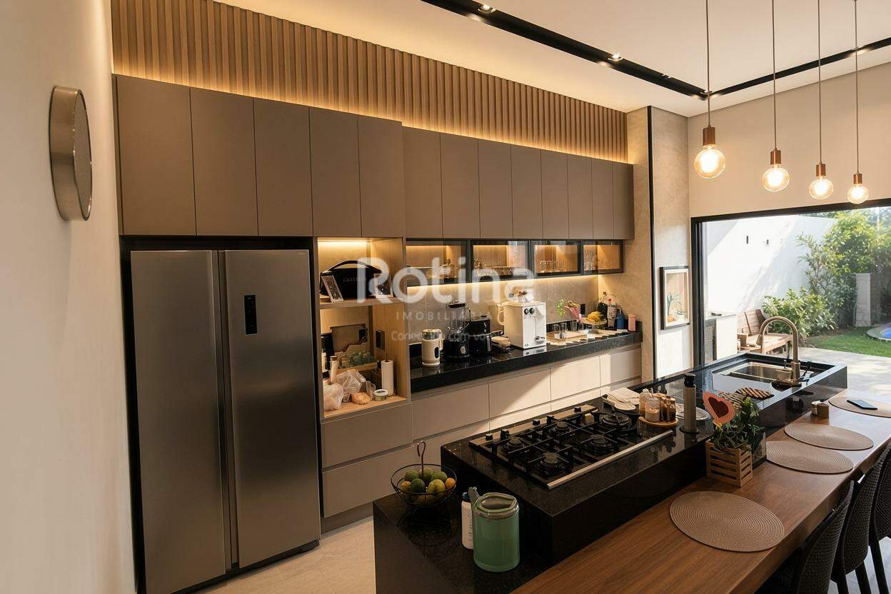Casa à venda, 3 quartos em Uberlândia no bairro Grand Ville no valor de R$ 1.550.000,00 - Rotina Imobiliária: 