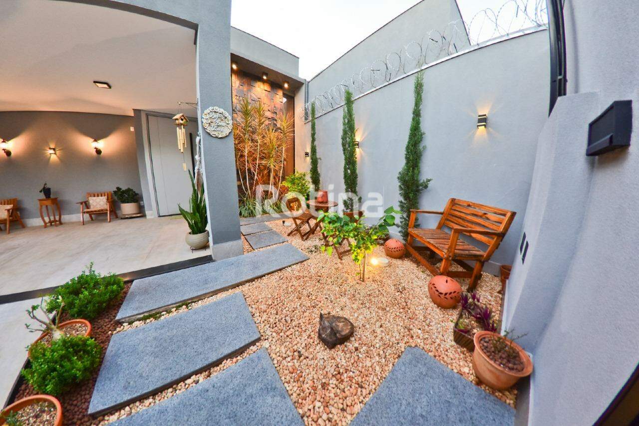 Casa à venda, 3 quartos em Uberlândia no bairro Granada no valor de R$ 1.215.000,00 - Rotina Imobiliária: 