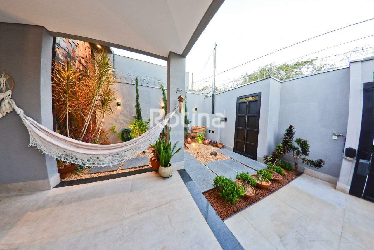 Casa à venda, 3 quartos em Uberlândia no bairro Granada no valor de R$ 1.215.000,00 - Rotina Imobiliária: 
