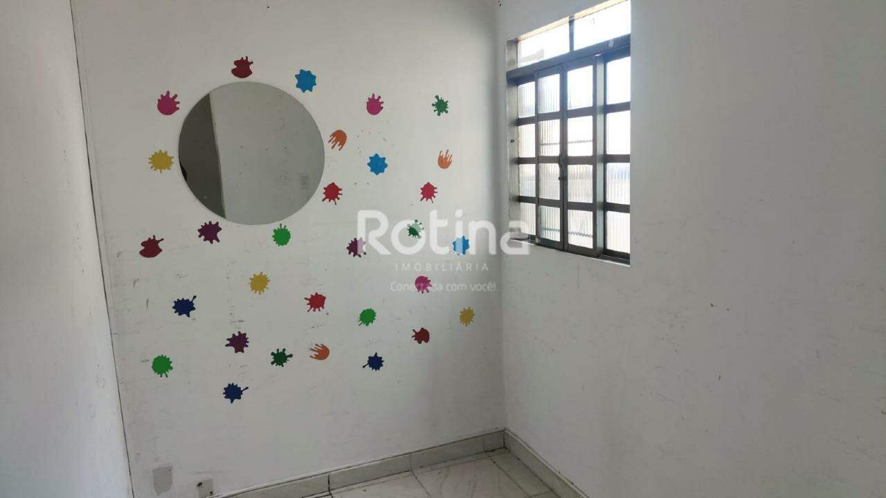 Comercial para alugar, em Uberlândia no bairro Osvaldo Rezende no valor de R$ 2.000,00 - Rotina Imobiliária: 