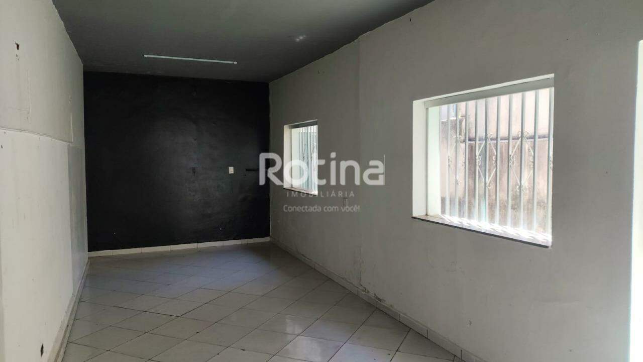 Comercial para alugar, em Uberlândia no bairro Osvaldo Rezende no valor de R$ 2.000,00 - Rotina Imobiliária: 