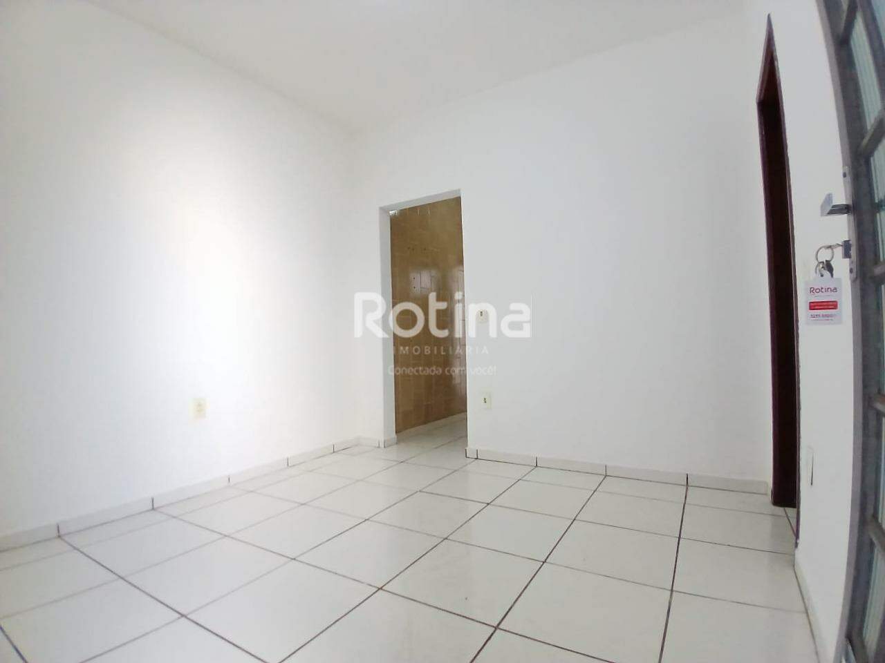 Casa para alugar, 2 quartos em Uberlândia no bairro Tubalina no valor de R$ 900,00 - Rotina Imobiliária: 