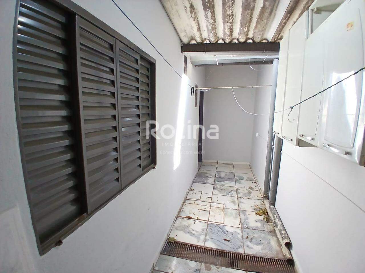 Casa para alugar, 2 quartos em Uberlândia no bairro Tubalina no valor de R$ 900,00 - Rotina Imobiliária: 