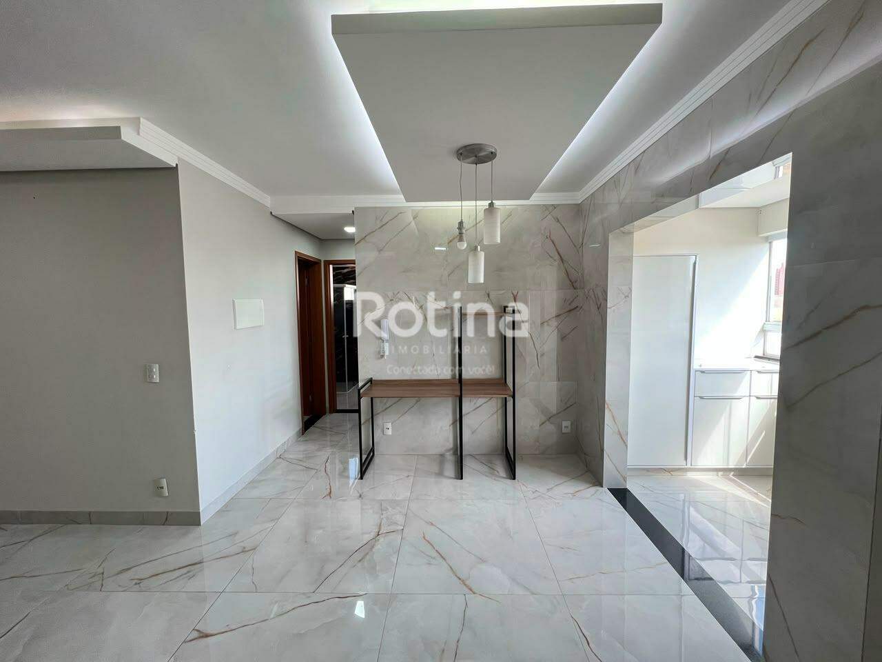 Apartamento para alugar, 2 quartos em Uberlândia no bairro Martins no valor de R$ 2.500,00 - Rotina Imobiliária: 
