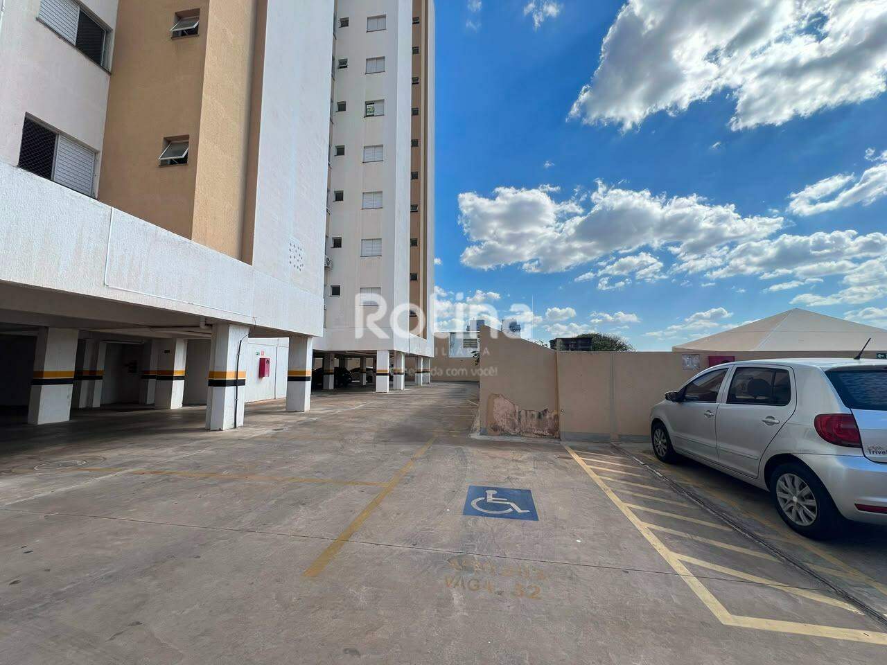 Apartamento para alugar, 2 quartos em Uberlândia no bairro Martins no valor de R$ 2.500,00 - Rotina Imobiliária: 