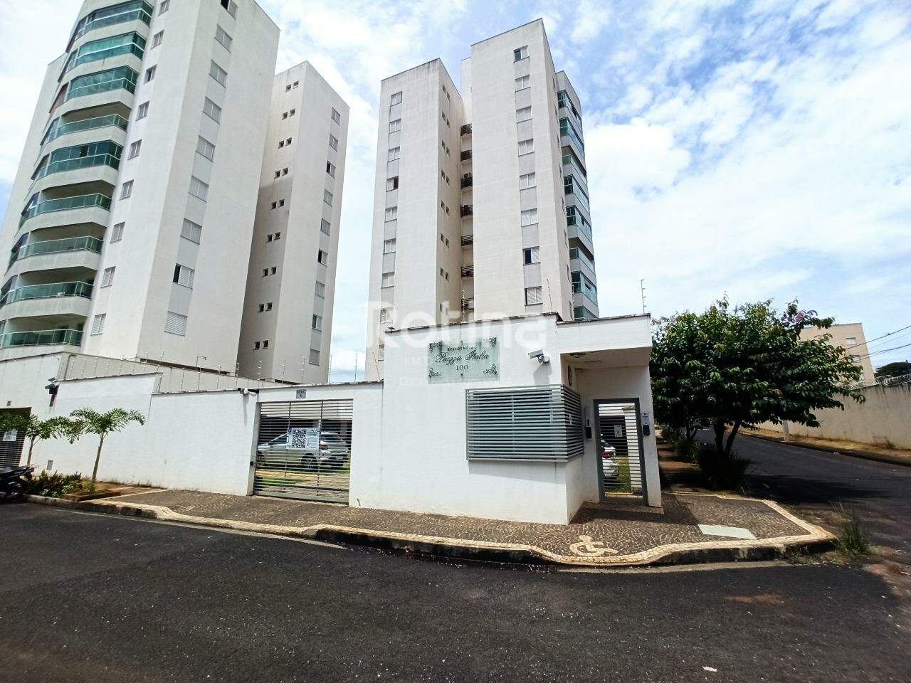 Apartamento para alugar, 3 quartos em Uberlândia no bairro Tubalina no valor de R$ 3.000,00 - Rotina Imobiliária: 
