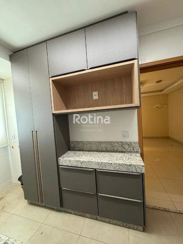 Apartamento para alugar, 3 quartos em Uberlândia no bairro Tubalina no valor de R$ 3.000,00 - Rotina Imobiliária: 