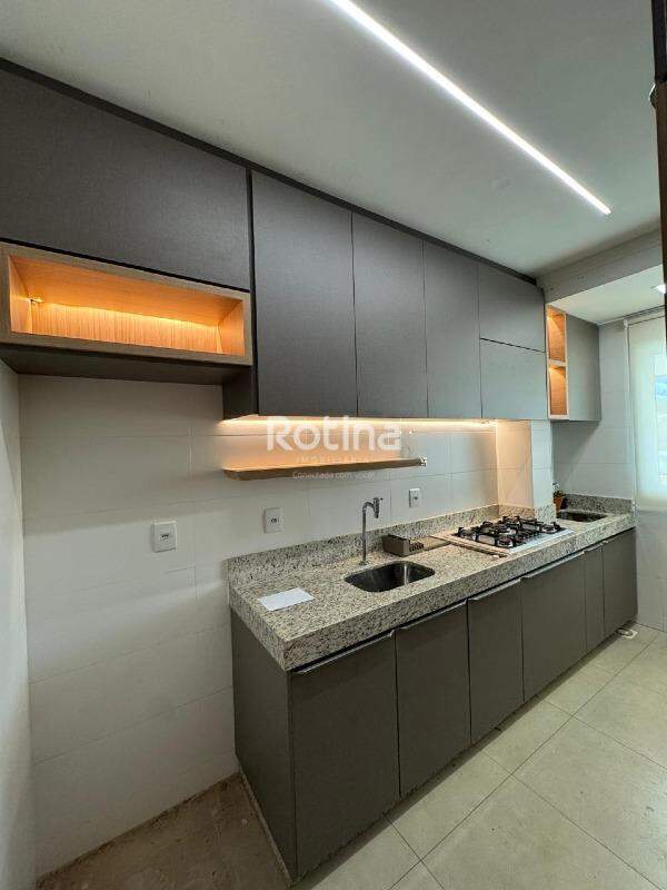 Apartamento para alugar, 3 quartos em Uberlândia no bairro Tubalina no valor de R$ 3.000,00 - Rotina Imobiliária: 