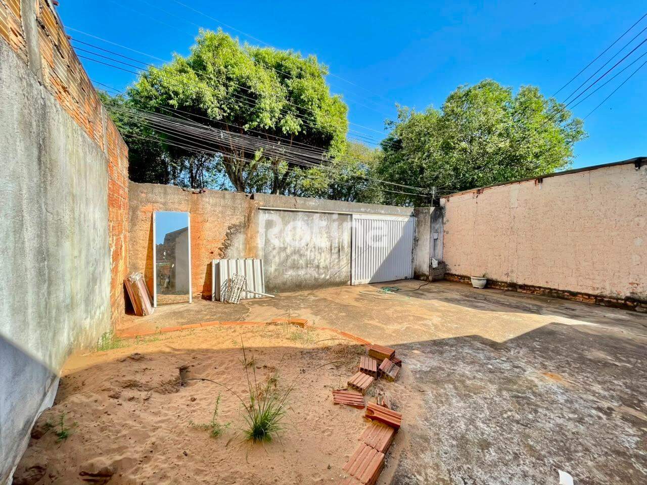 Casa à venda, 3 quartos em Uberlândia no bairro Mansour no valor de R$ 220.000,00 - Rotina Imobiliária: 