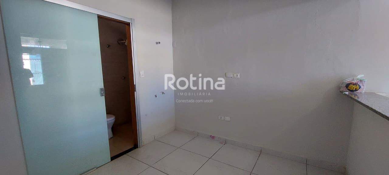 Kitnet para alugar, 1 quarto em Uberlândia no bairro Marta Helena no valor de R$ 800,00 - Rotina Imobiliária: 