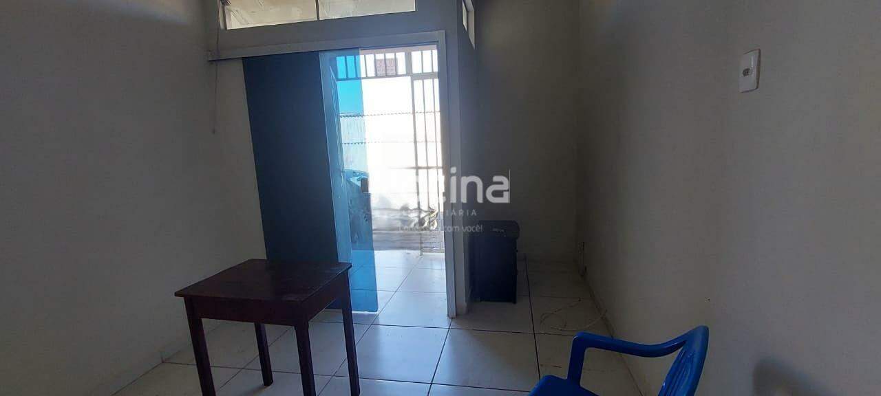 Kitnet para alugar, 1 quarto em Uberlândia no bairro Marta Helena no valor de R$ 800,00 - Rotina Imobiliária: 