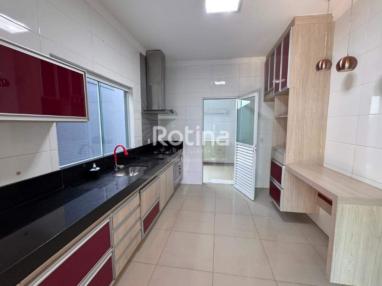 Casa à venda, 3 quartos em Uberlândia no bairro Novo Mundo no valor de R$ 949.900,00 - Rotina Imobiliária: 