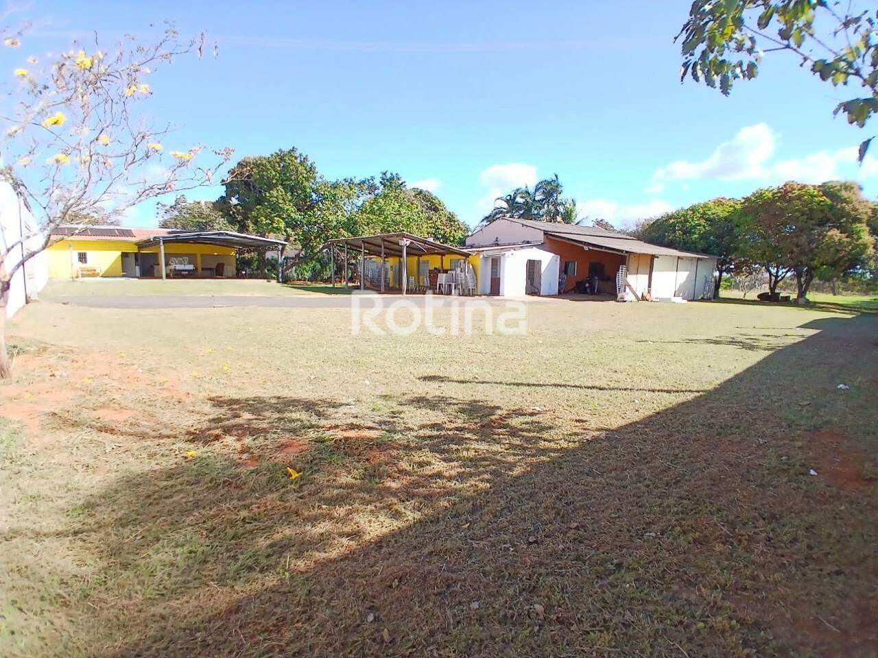 Chacara para alugar, 3 quartos em Uberlândia no bairro Panorama no valor de R$ 5.000,00 - Rotina Imobiliária: 