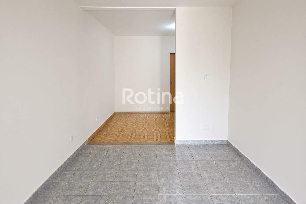 Casa Comercial à venda, 5 quartos em Uberlândia no bairro Osvaldo Rezende no valor de R$ 490.000,00 - Rotina Imobiliária: 