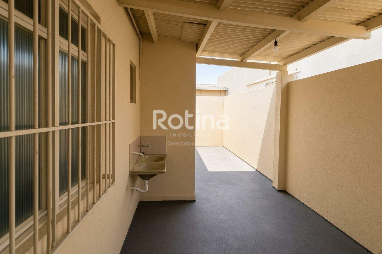 Casa Comercial à venda, 5 quartos em Uberlândia no bairro Osvaldo Rezende no valor de R$ 490.000,00 - Rotina Imobiliária: 