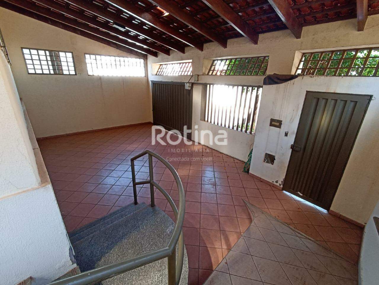 Casa à venda, 3 quartos em Uberlândia no bairro Lídice no valor de R$ 700.000,00 - Rotina Imobiliária: 