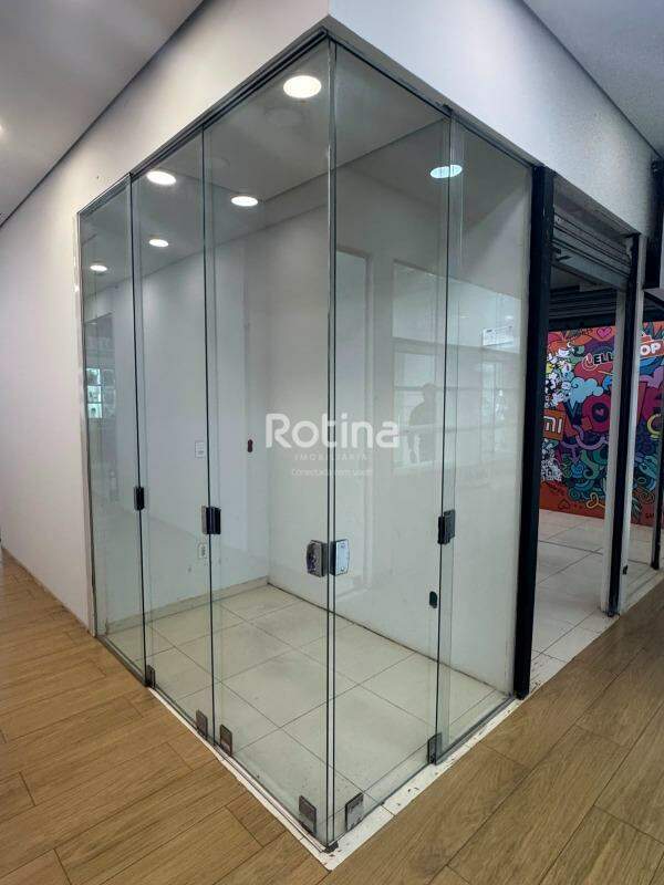 Loja para alugar, em Uberlândia no bairro Centro no valor de R$ 1.200,00 - Rotina Imobiliária: 