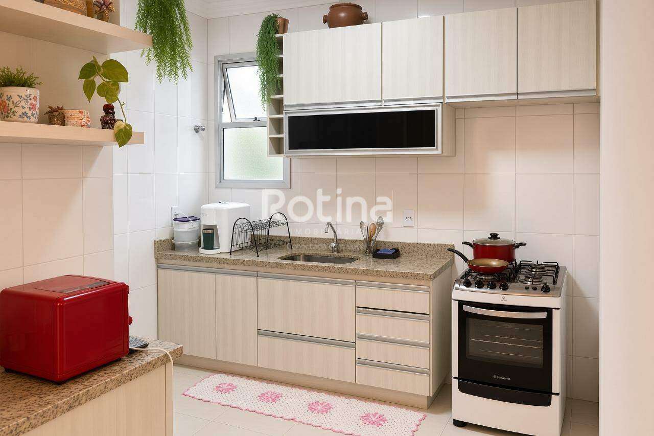 Apartamento à venda, 3 quartos em Uberlândia no bairro Tubalina no valor de R$ 380.000,00 - Rotina Imobiliária: 