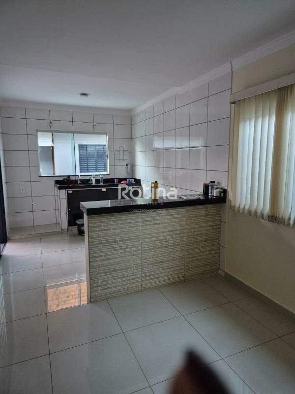 Casa à venda, 4 quartos em Uberlândia no bairro Jardim das Palmeiras no valor de R$ 450.000,00 - Rotina Imobiliária: 