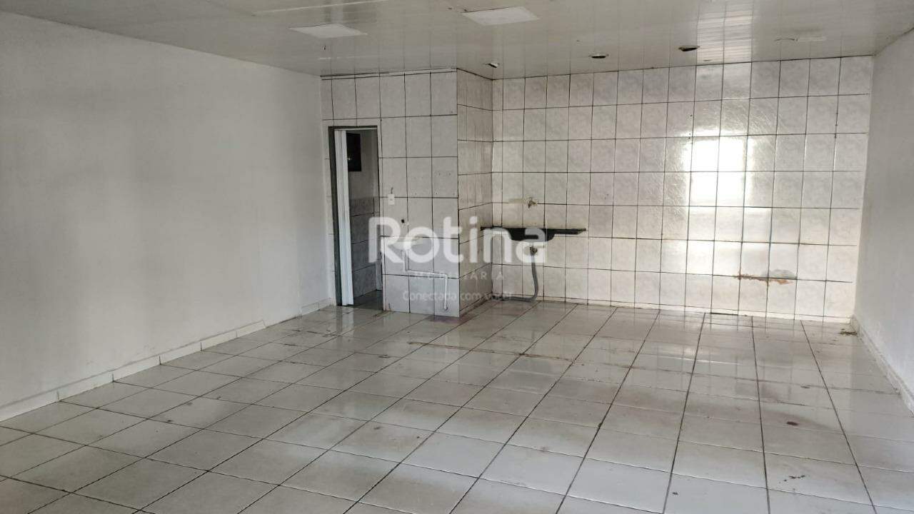 Comercial para alugar, em Uberlândia no bairro Mansour no valor de R$ 1.000,00 - Rotina Imobiliária: 