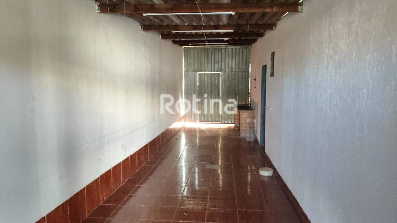 Casa para alugar, 2 quartos em Uberlândia no bairro Mansour no valor de R$ 1.300,00 - Rotina Imobiliária: 