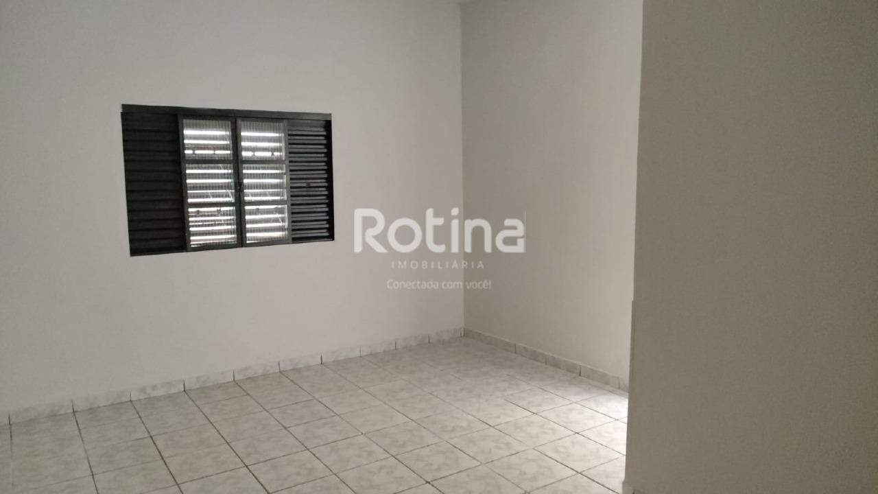 Casa para alugar, 2 quartos em Uberlândia no bairro Mansour no valor de R$ 1.300,00 - Rotina Imobiliária: 