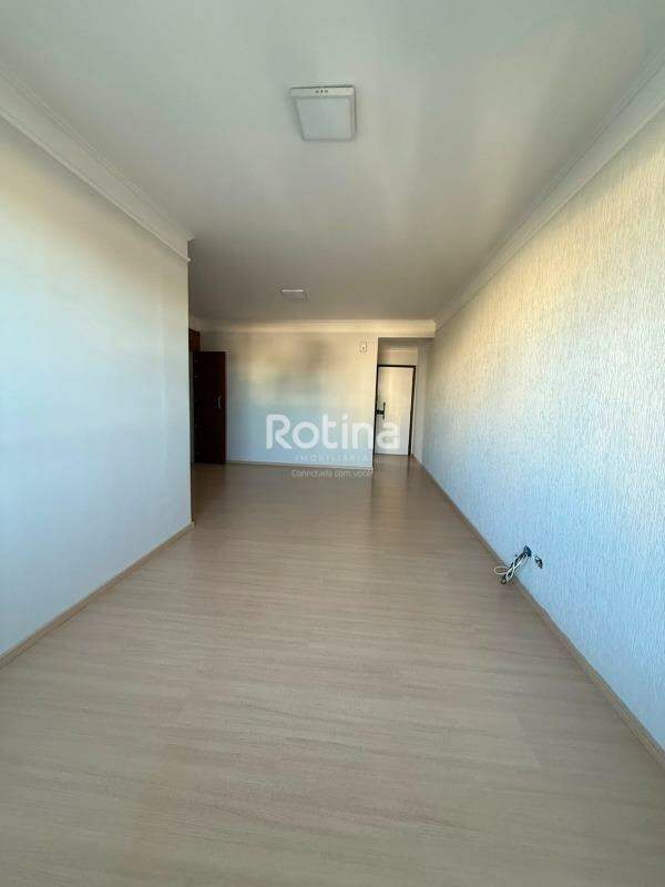 Apartamento à venda, 3 quartos em Uberlândia no bairro Copacabana no valor de R$ 530.000,00 - Rotina Imobiliária: 