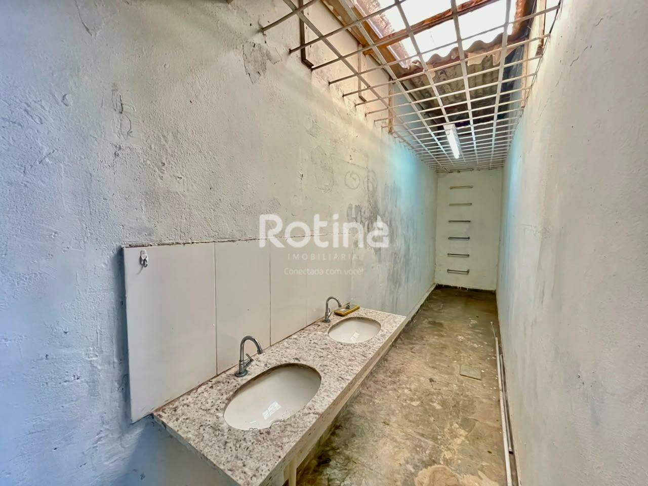 Comercial à venda, em Uberlândia no bairro Nossa Senhora Aparecida no valor de R$ 2.100.000,00 - Rotina Imobiliária: 