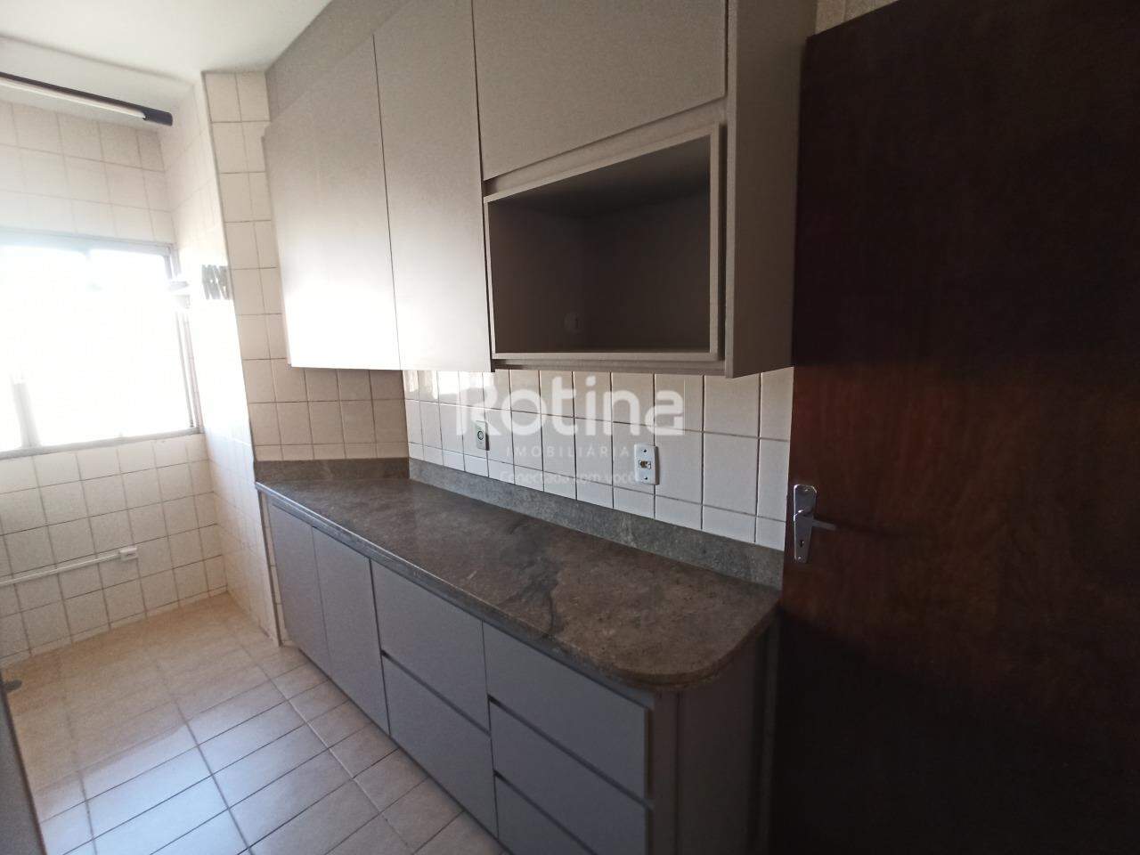 Apartamento para alugar, 3 quartos em Uberlândia no bairro Santa Mônica no valor de R$ 1.500,00 - Rotina Imobiliária: 