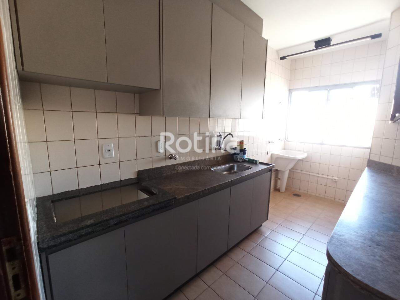 Apartamento para alugar, 3 quartos em Uberlândia no bairro Santa Mônica no valor de R$ 1.500,00 - Rotina Imobiliária: 