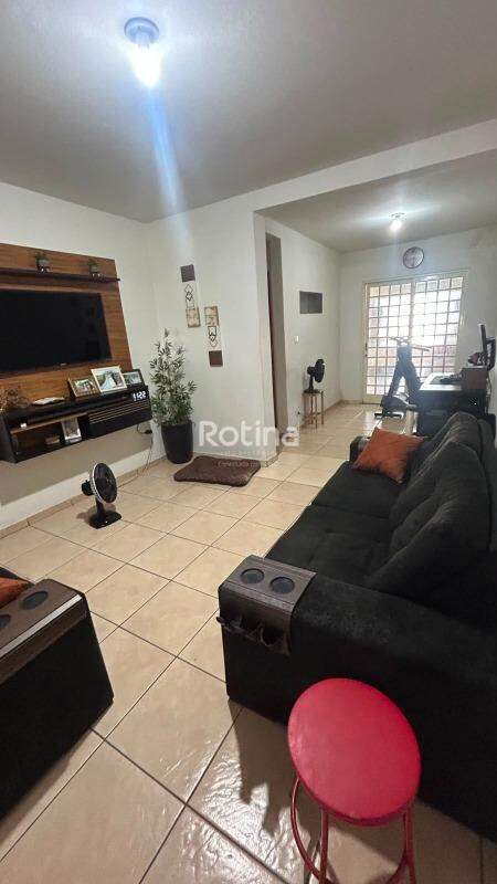 Casa à venda, 2 quartos em Uberlândia no bairro Martins no valor de R$ 370.000,00 - Rotina Imobiliária: 