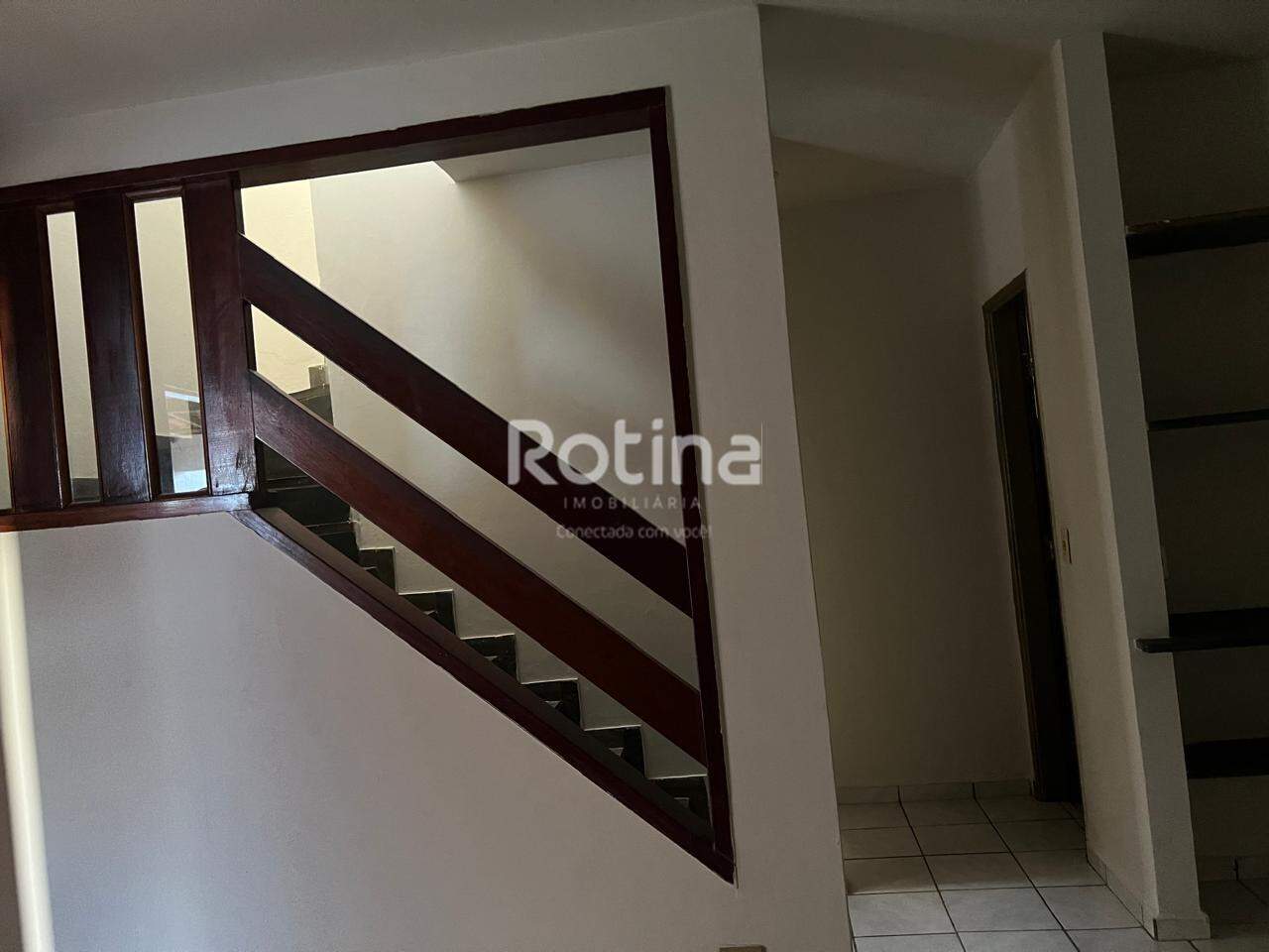 Casa à venda, 3 quartos em Uberlândia no bairro Nossa Senhora das Graças no valor de R$ 400.000,00 - Rotina Imobiliária: 