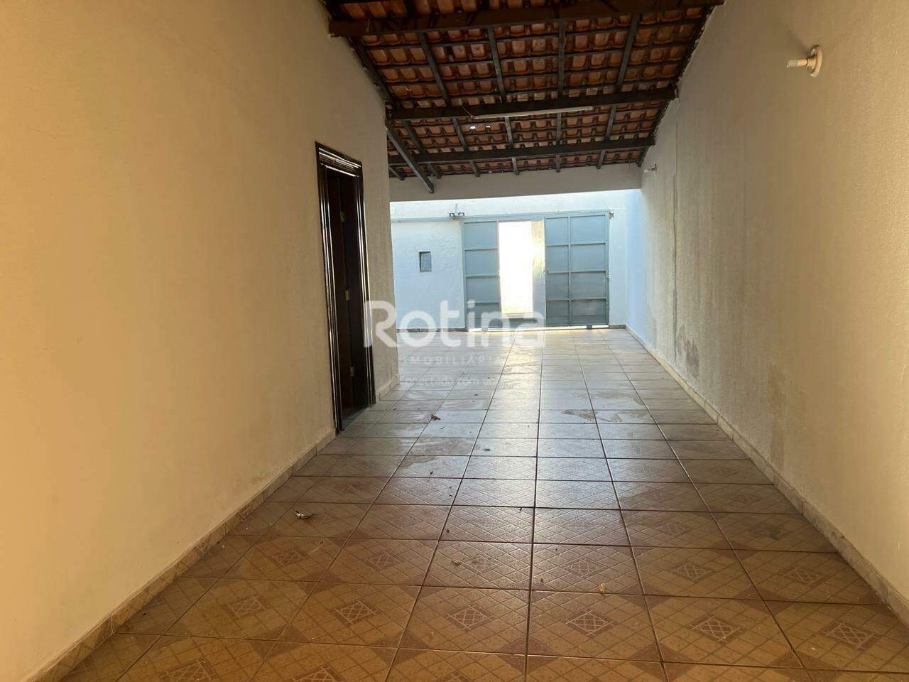 Casa à venda, 3 quartos em Uberlândia no bairro Nossa Senhora das Graças no valor de R$ 400.000,00 - Rotina Imobiliária: 
