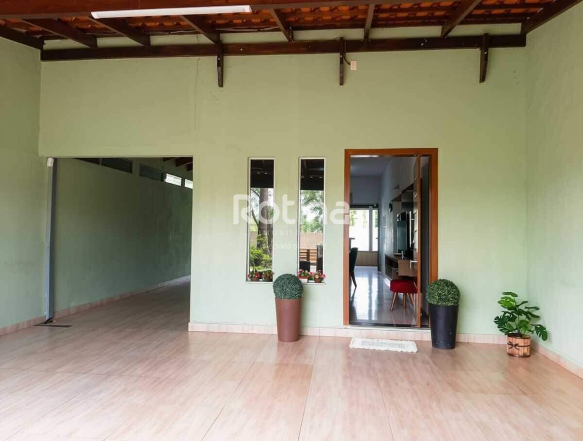 Casa à venda, 3 quartos em Uberlândia no bairro Shopping Park no valor de R$ 550.000,00 - Rotina Imobiliária: 
