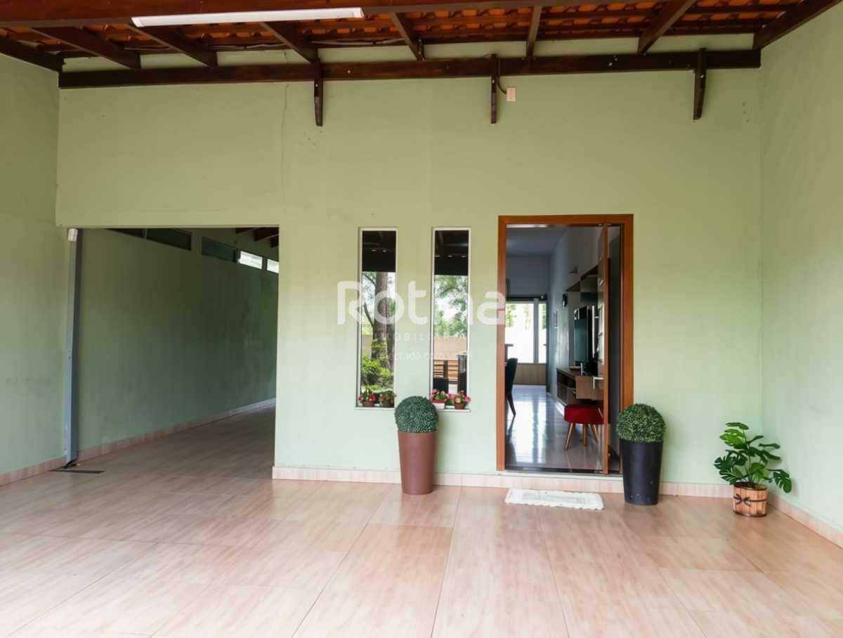 Casa à venda, 3 quartos em Uberlândia no bairro Shopping Park no valor de R$ 550.000,00 - Rotina Imobiliária: 
