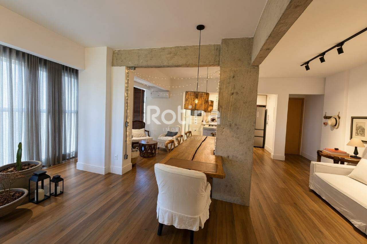Casa Condomínio Fechado à venda, 3 quartos em Uberlândia no bairro Aclimação no valor de R$ 2.150.000,00 - Rotina Imobiliária: 
