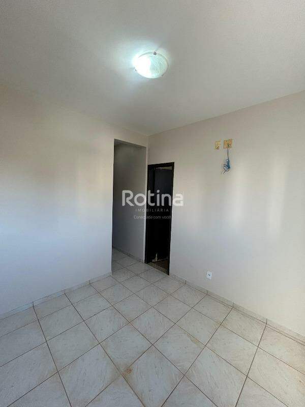 Apartamento à venda, 3 quartos em Uberlândia no bairro Santa Mônica no valor de R$ 450.000,00 - Rotina Imobiliária: 