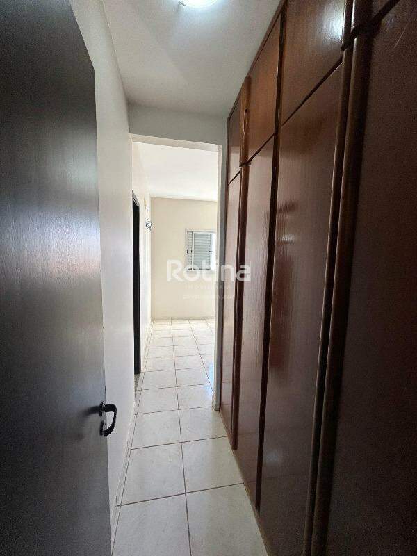 Apartamento à venda, 3 quartos em Uberlândia no bairro Santa Mônica no valor de R$ 450.000,00 - Rotina Imobiliária: 
