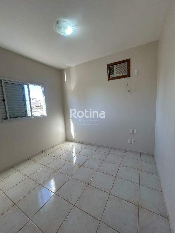 Apartamento à venda, 3 quartos em Uberlândia no bairro Santa Mônica no valor de R$ 450.000,00 - Rotina Imobiliária: 