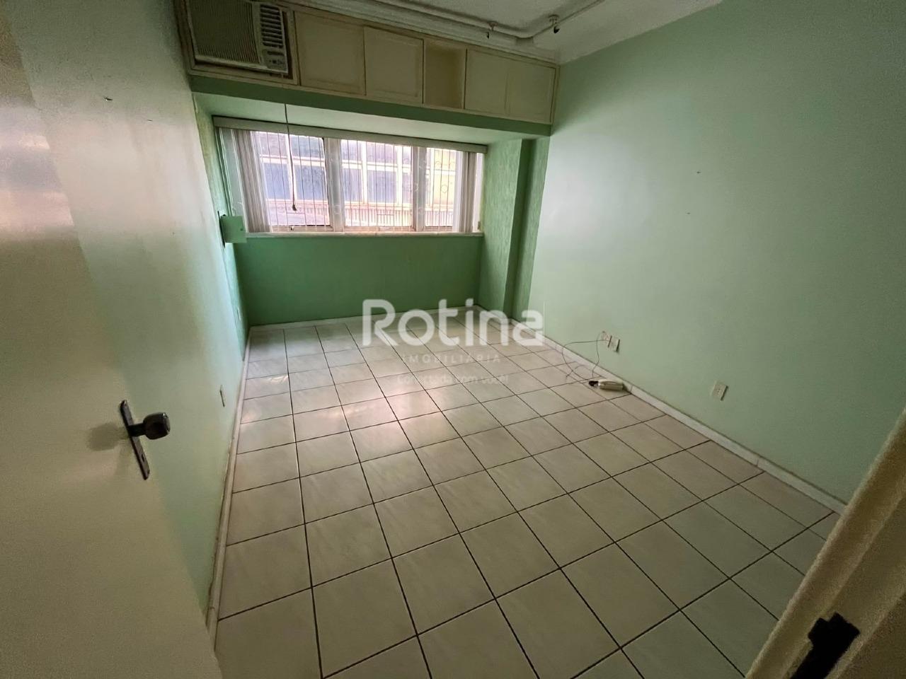 Sala para alugar, em Uberlândia no bairro Centro no valor de R$ 700,00 - Rotina Imobiliária: 