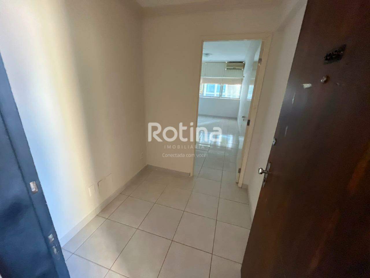 Sala para alugar, em Uberlândia no bairro Centro no valor de R$ 780,00 - Rotina Imobiliária: 